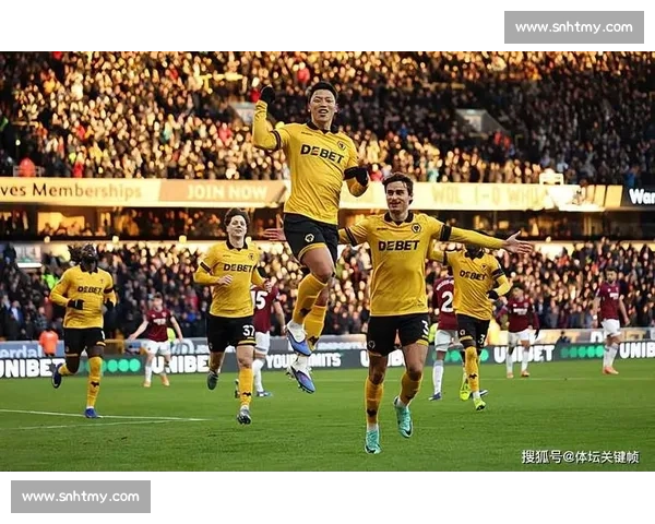 狼队迎战曼城英超焦点对决攻防博弈悬念与火花齐飞夜晚上燃情全场